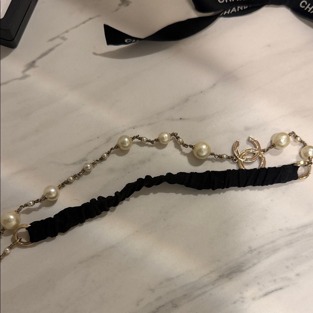 Authentic CHANEL Gold and Pearl Hair Accessory - Picture 5 of 5